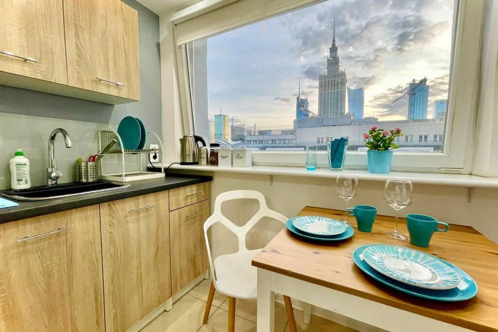 Gold 3 Metro X2 Wifi 300 Mbs 60'Tv Netflix Hbo Appletv+ Apartment Warsaw Exterior photo